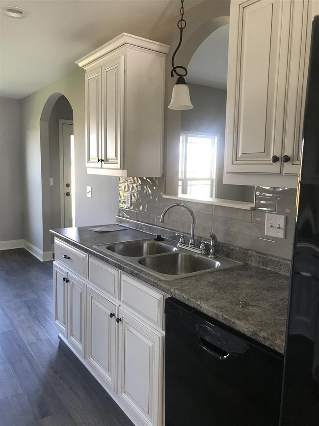 229 N Charity Ln, Warner Robins, GA 31088 - photo 3