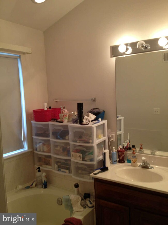 2513 James Madison Cir, Herndon, VA 20171 - photo 6