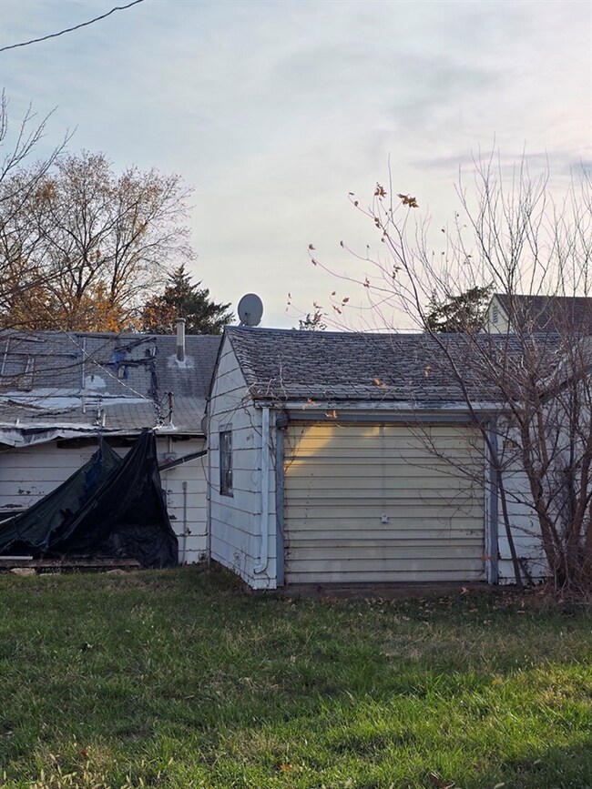 441 W 14th St, Concordia, KS 66901 - photo 2