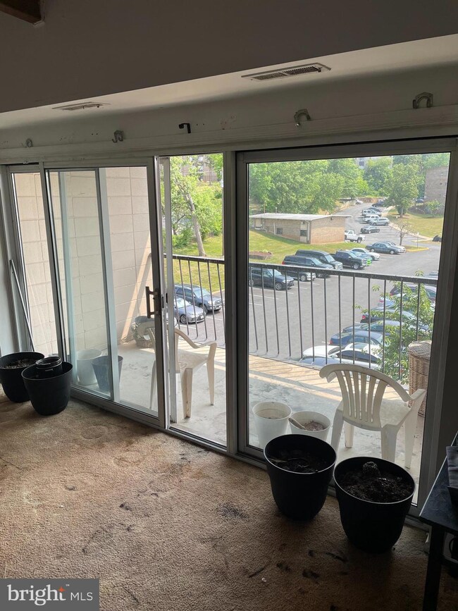 7617 Fontainebleau Dr unit 2145, New Carrollton, MD 20784 - photo 2