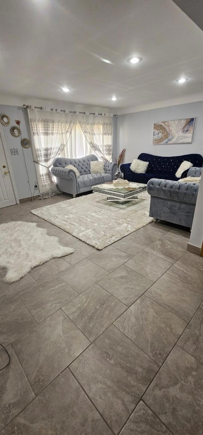 8179 Whitefield St, Dearborn Heights, MI 48127 - photo 3