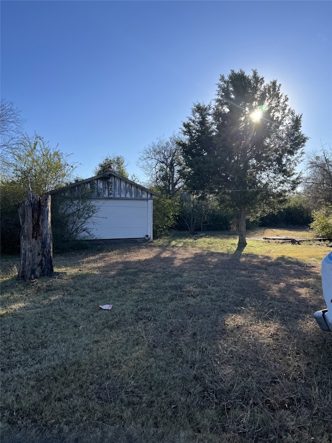 806 E Parkerville Rd, Desoto, TX 75115 - photo 3