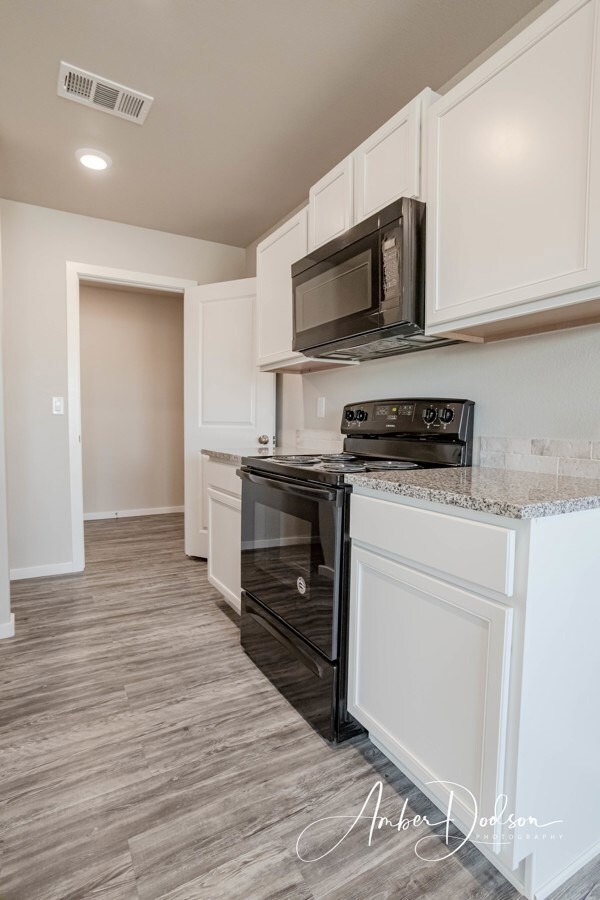 1319 E 93rd St, Odessa, TX 79765 - photo 5