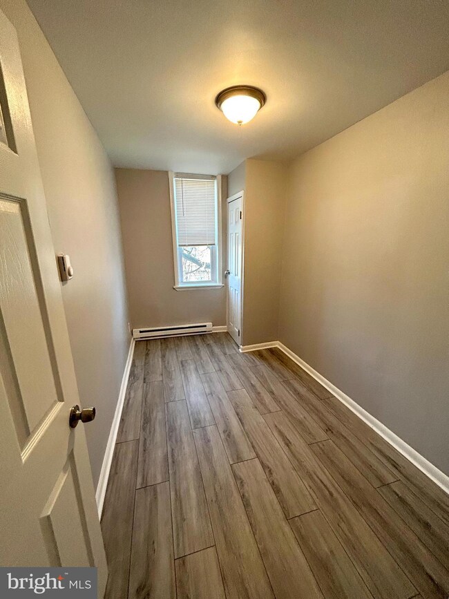 423 Main St unit B, Darby, PA 19023 - photo 7