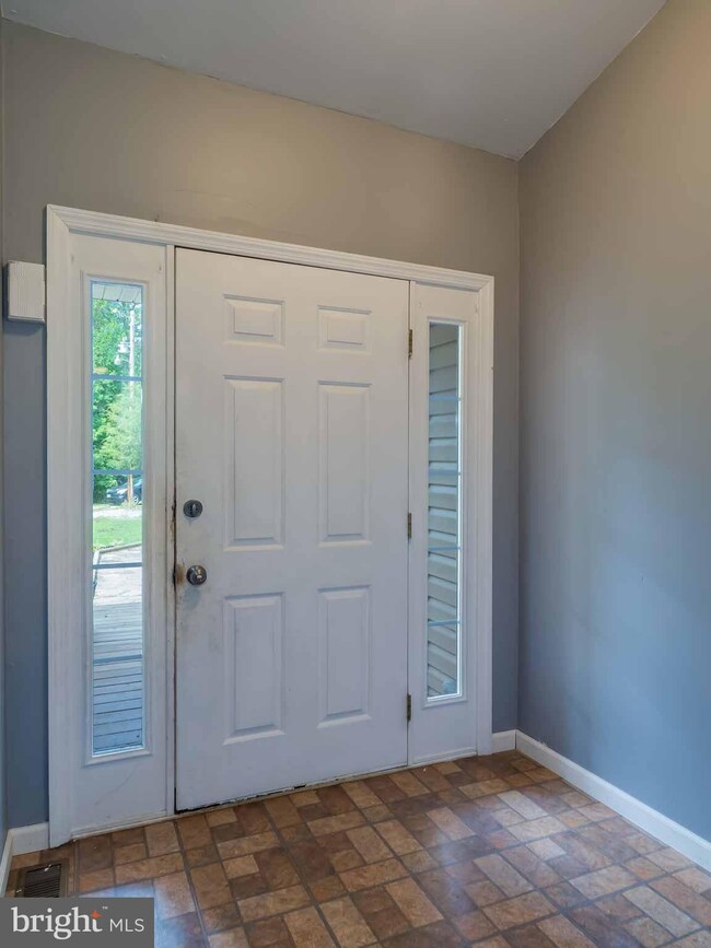 11210 Little How Place, Newburg, MD 20664 - photo 4