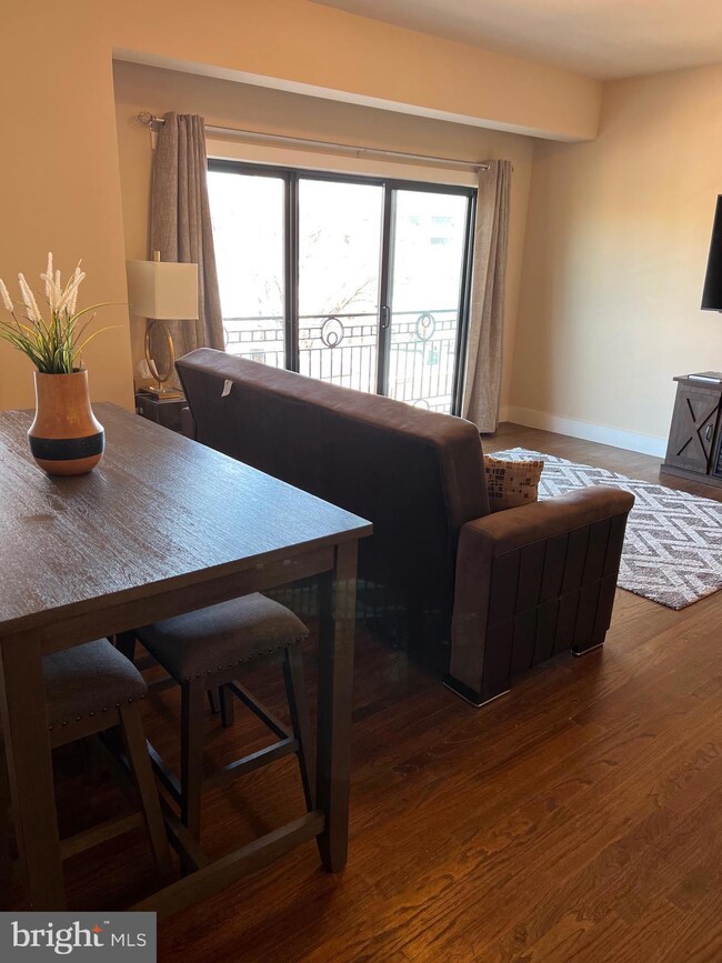 700 New St unit 303, Camden, NJ 08103 - photo 6