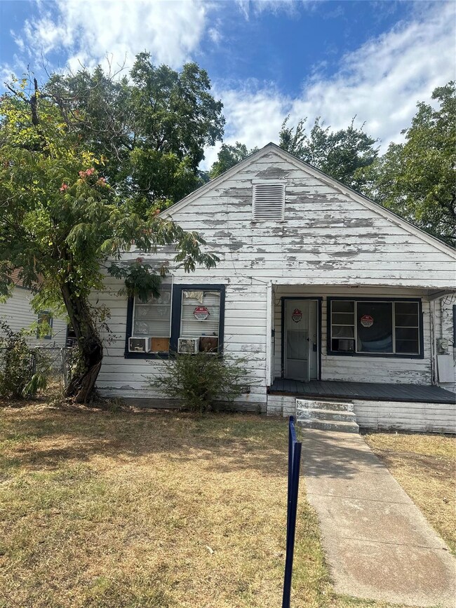 308 E Martin Luther King Dr, Ennis, TX 75119 - photo 2