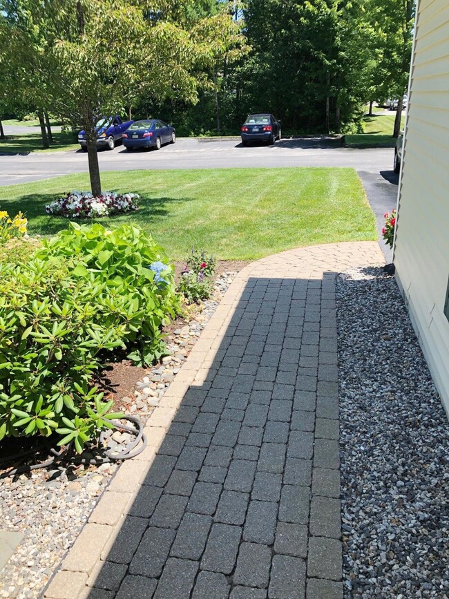 Front Walkway/Front View