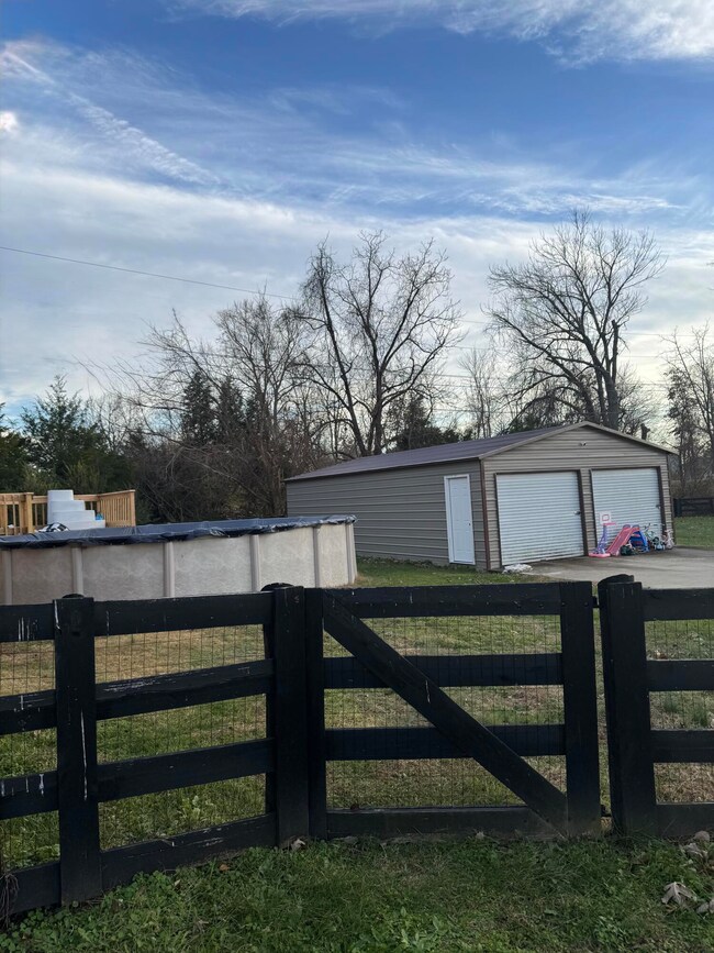 236 Autumn Ct, Berea, KY 40403 - photo 5