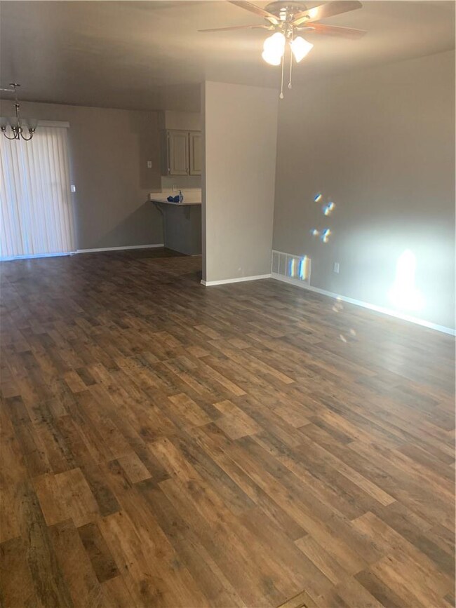 112 Doolin Dr, Elkins, AR 72727 - photo 7