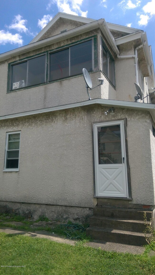 1009 N Irving Ave, Scranton, PA 18510 - photo 5