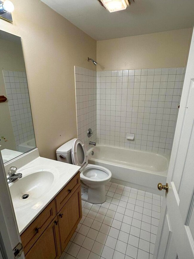 794 N Gary Ave unit 104, Carol Stream, IL 60188 - photo 7