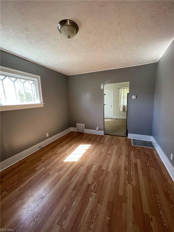 1853 E 34th St, Lorain, OH 44055 - photo 4