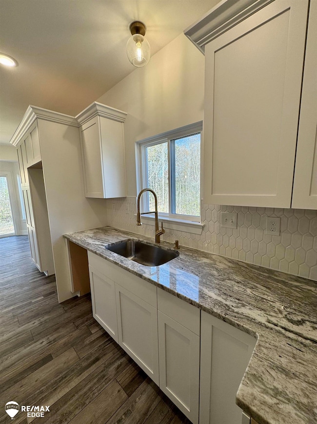 8019 Bradbury Ln, Grand Blanc, MI 48439 - photo 6