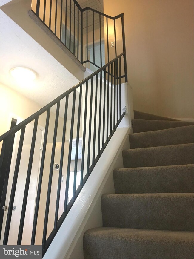 2555 Fox Ridge Ct unit 65, Woodbridge, VA 22192 - photo 6