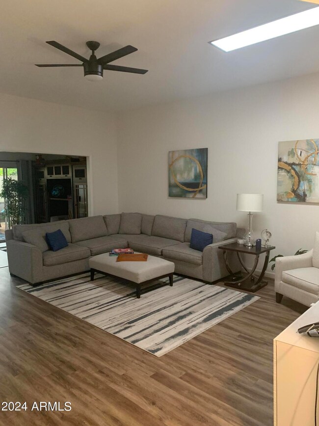 17408 N Boswell Blvd, Sun City, AZ 85373 - photo 4