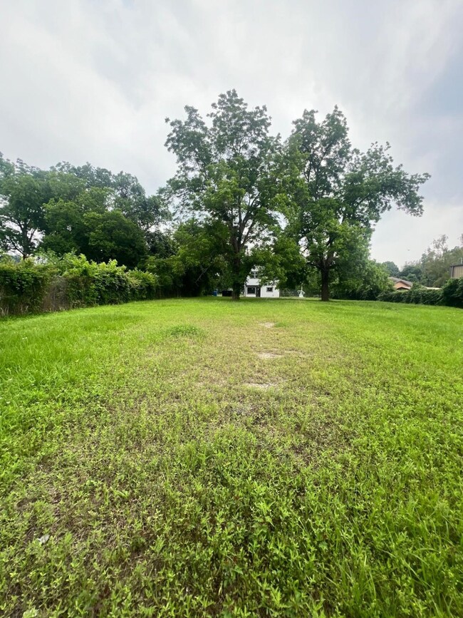 Lots 1&2 2329 Hampton St, Houston, TX 77088 - photo 3