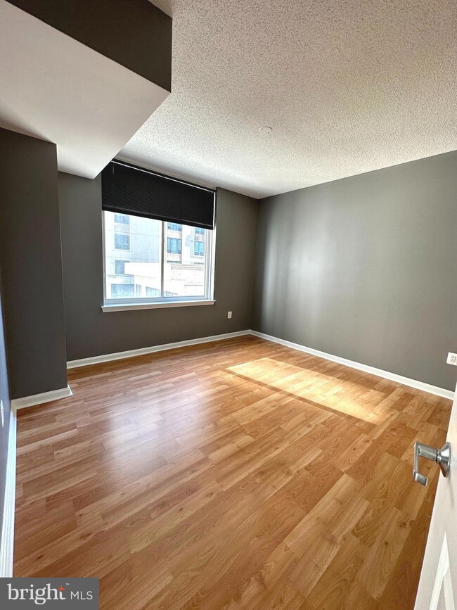 The Crescent unit 311, Silver Spring, MD 20910 - photo 7