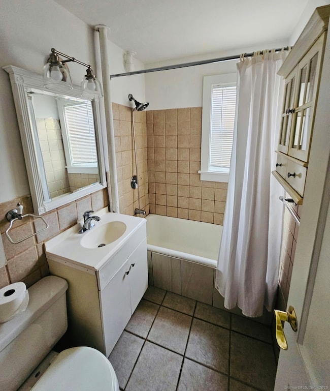 357 Granfield Ave unit B, Bridgeport, CT 06610 - photo 6