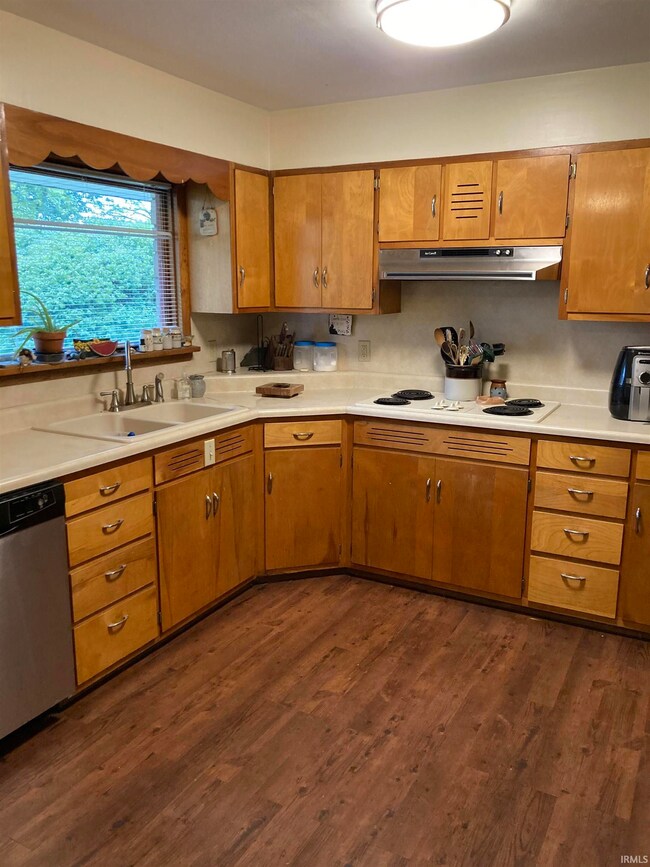 312 Whisman St, Elnora, IN 47529 - photo 7