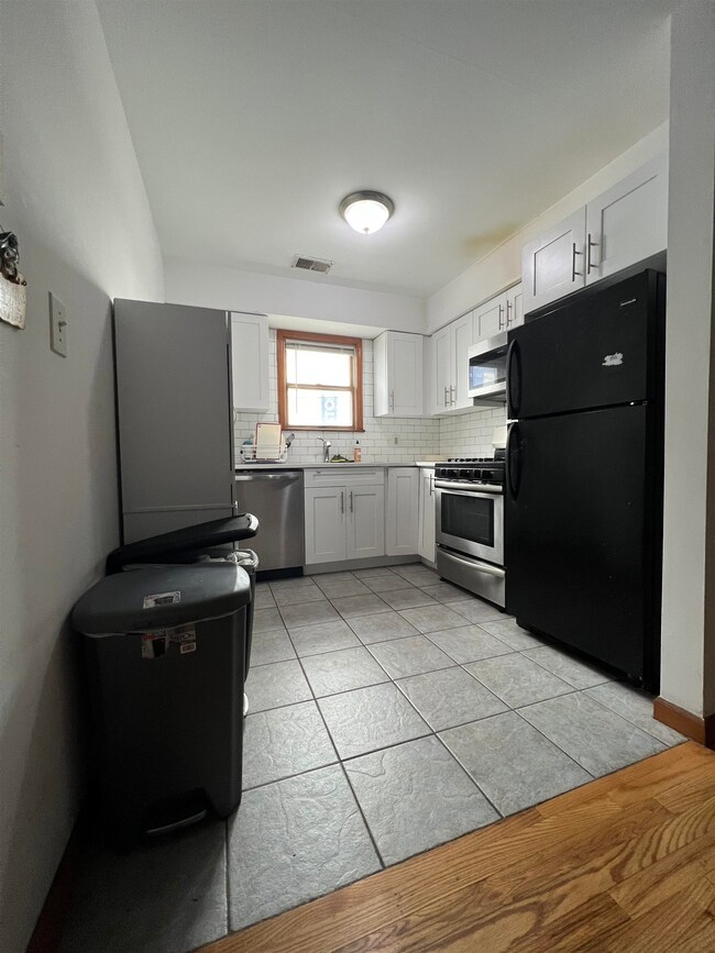 26 High St unit 2, Jersey City, NJ 07306 - photo 2