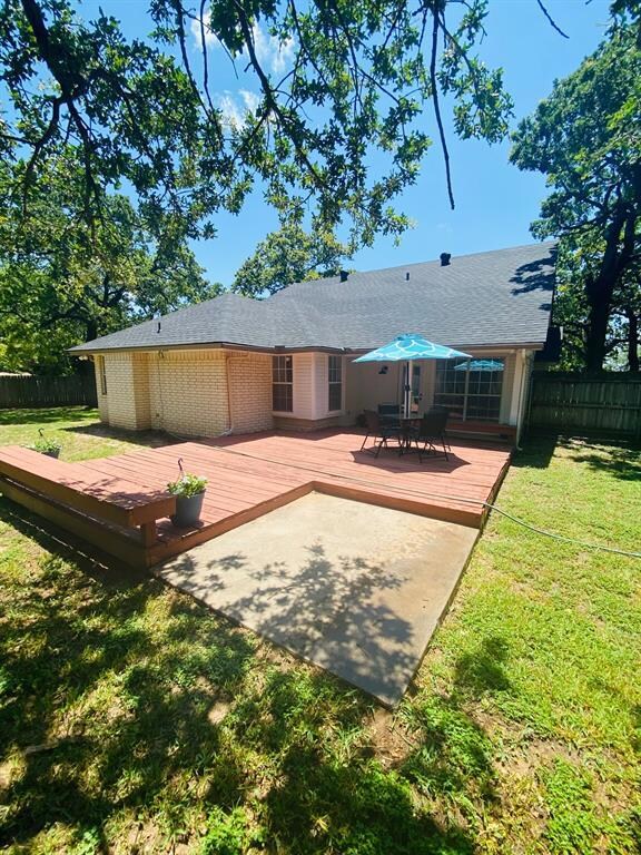 602 Dogwood St, Springtown, TX 76082 - photo 4