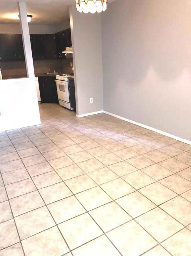 7-1 Seattle Ct unit 1, Freehold, NJ 07728 - photo 4