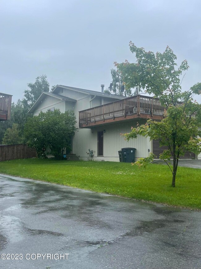 4923 Rollins Dr, Anchorage, AK 99508 - photo 3