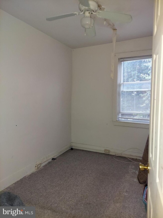 342 N 10th St, Darby, PA 19023 - photo 2