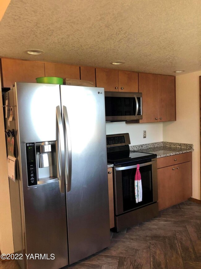 cruz kitchen 2
