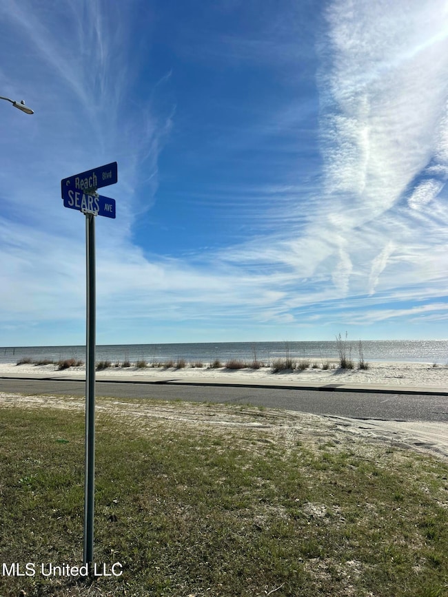 208 3rd Ave, Henderson Point, MS 39571 - photo 4