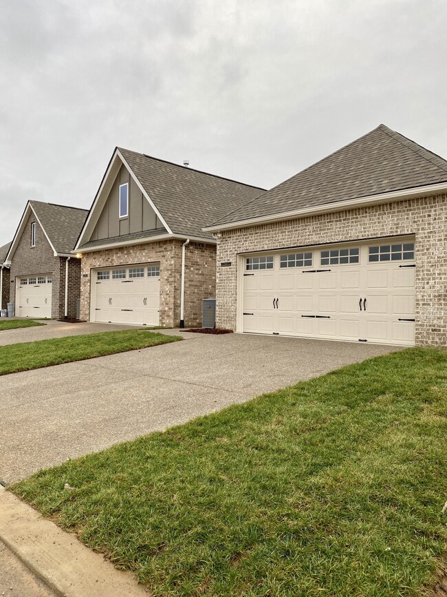 111 Calm Waters St, Franklin, TN 37064 - photo 7