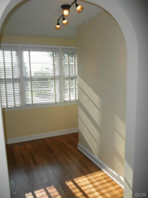 931 Tolstoy St, Freemansburg, PA 18017 - photo 7