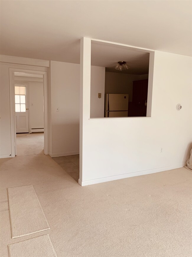Facing toward Kitchen area