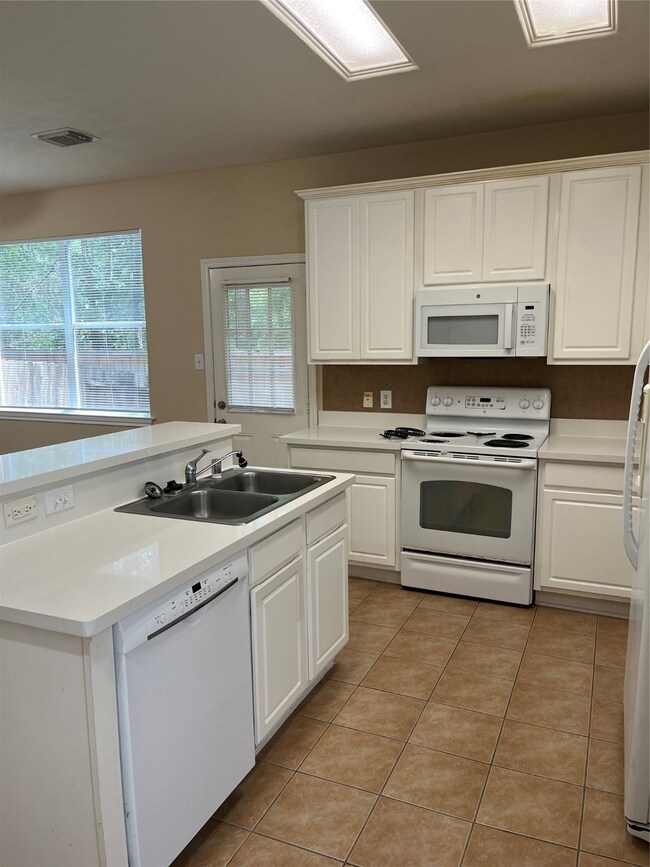 231 N Burberry Park Cir, Spring, TX 77382 - photo 6