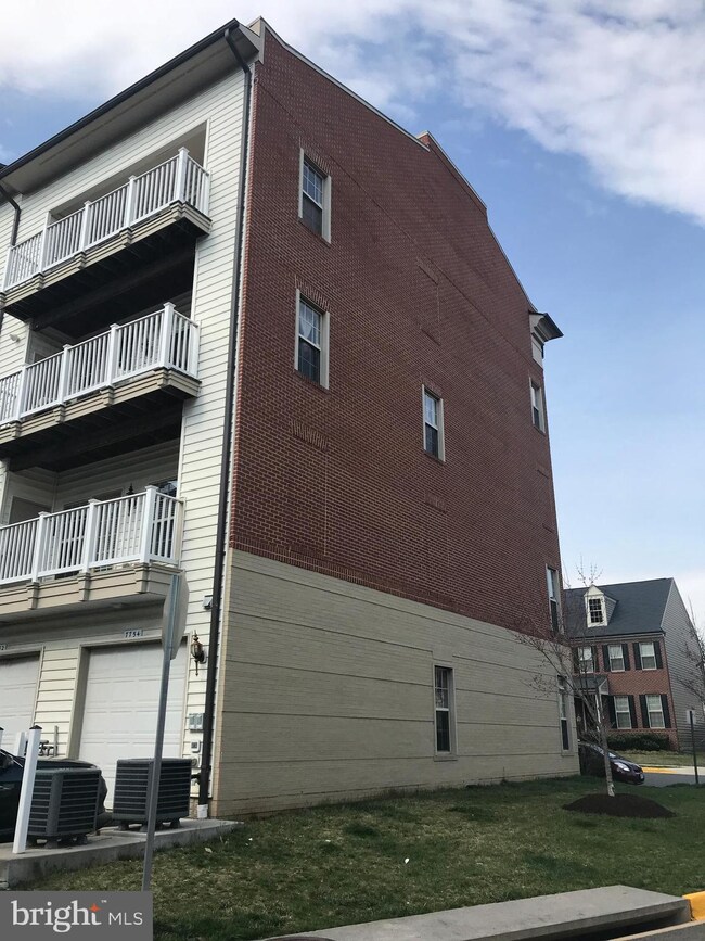 7754 Cedar Branch Dr unit 83, Gainesville, VA 20155 - photo 3