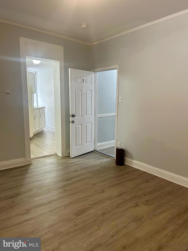 2136 N Fulton Ave unit 1, Baltimore, MD 21217 - photo 5