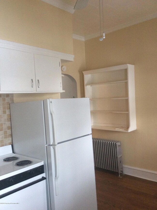 622 N Main Apt 4 Ave, Scranton, PA 18504 - photo 3