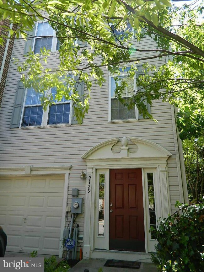 9129 Aventon Ct, Lorton, VA 22079 - photo 2
