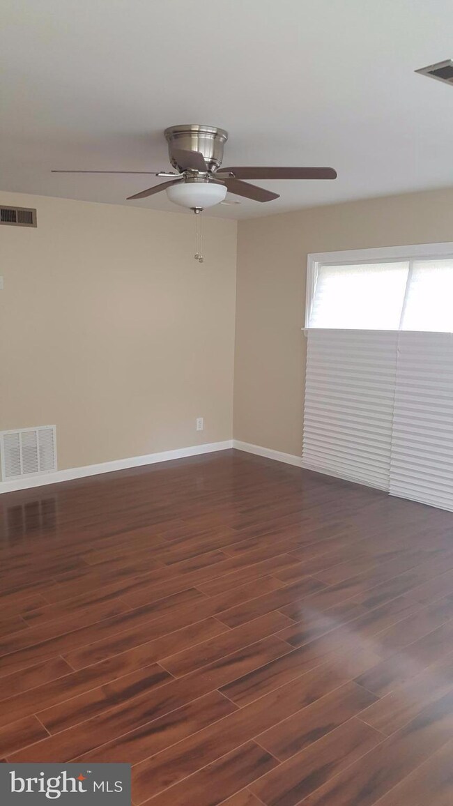 413 Bigley Ave, Halethorpe, MD 21227 - photo 5