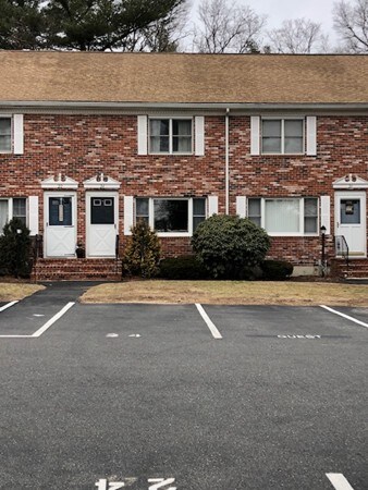 24 Robins St unit 24, East Bridgewater, MA 02333 - photo 2