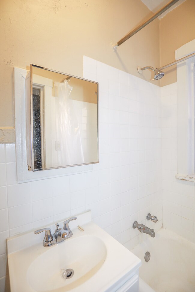 5417 S Harper Ave unit 3A, Chicago, IL 60615 - photo 5