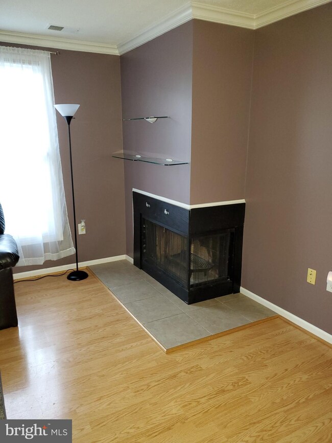 9045 N Laurel Rd unit F, Laurel, MD 20723 - photo 5