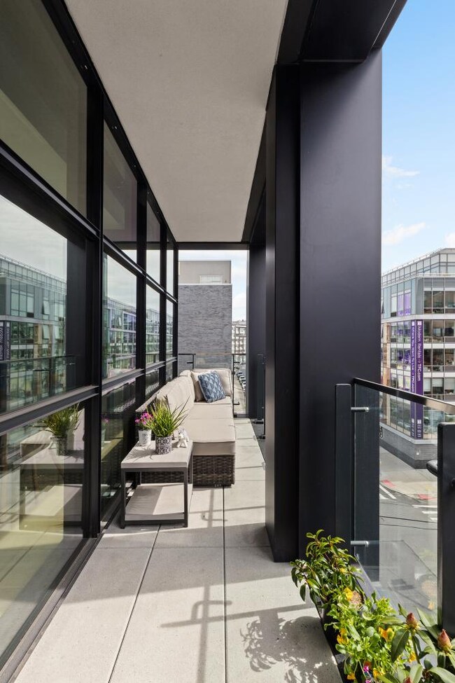 215 N 10th St unit 4-F, Brooklyn, NY 11211 - photo 2