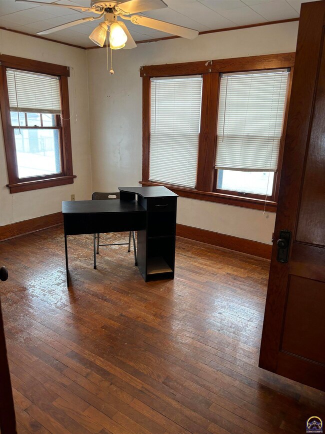 1267 SW Plass Ave, Topeka, KS 66604 - photo 7