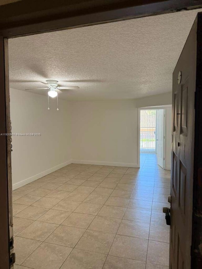 6960 Miami Gardens Dr unit 2-225, Hialeah, FL 33015 - photo 5