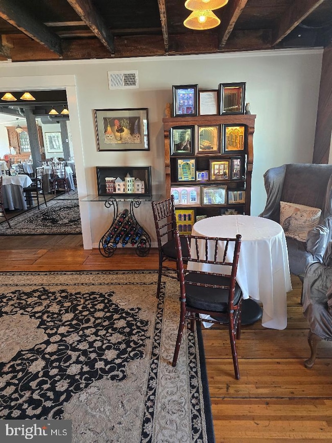 6 W Loudoun St, Round Hill, VA 20141 - photo 4