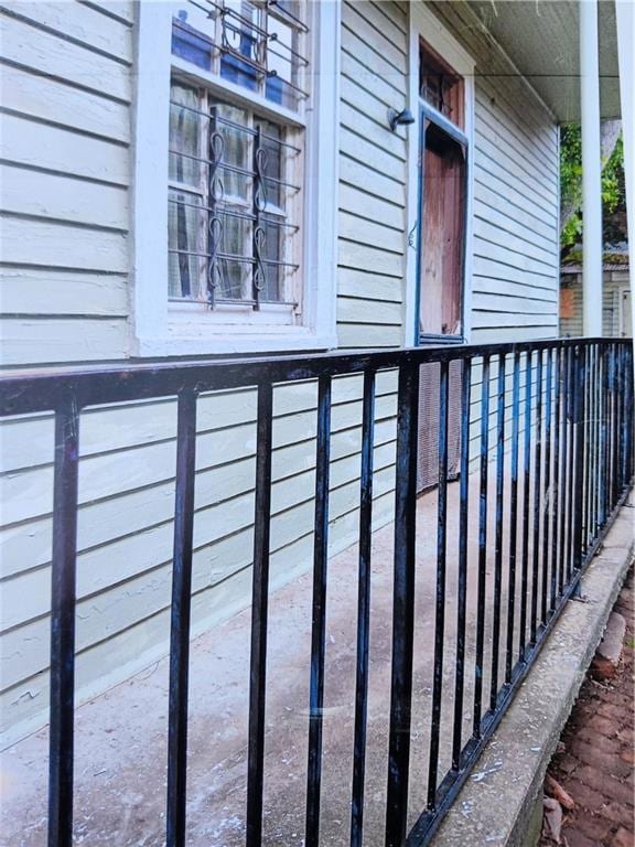 Side porch 2