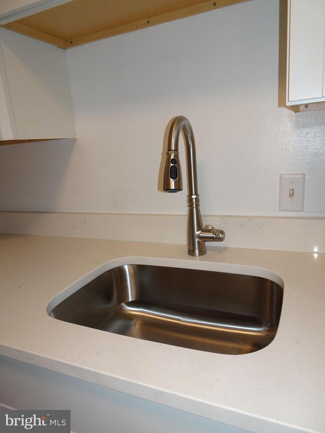 521 Epsom Rd unit 2D, Towson, MD 21286 - photo 5