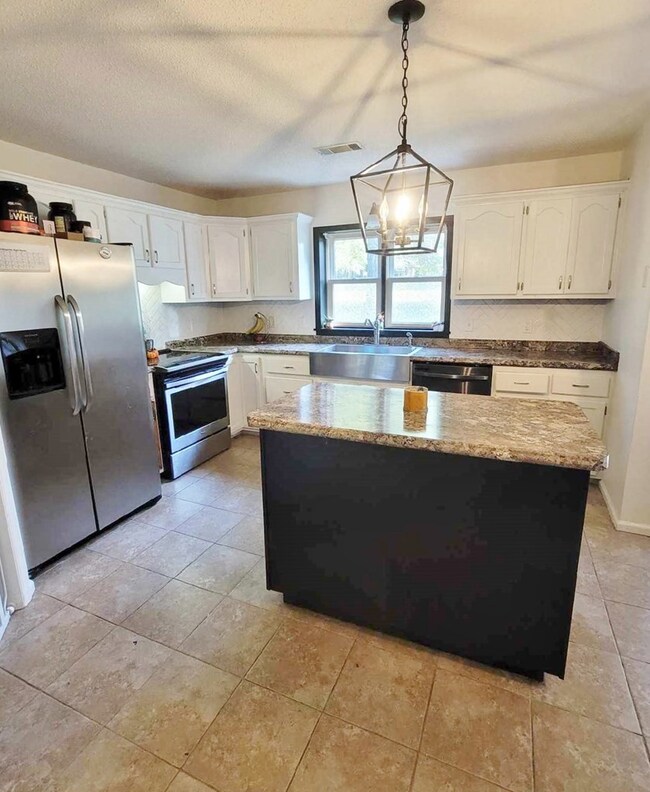 818 Miracle Ln, Vidalia, GA 30474 - photo 3